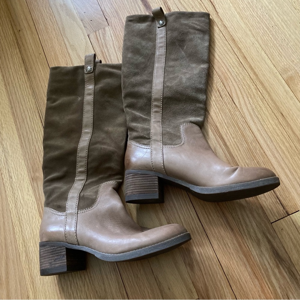 EUC BCBG Leather & suede boots size 9. (Worn twice) color mocha